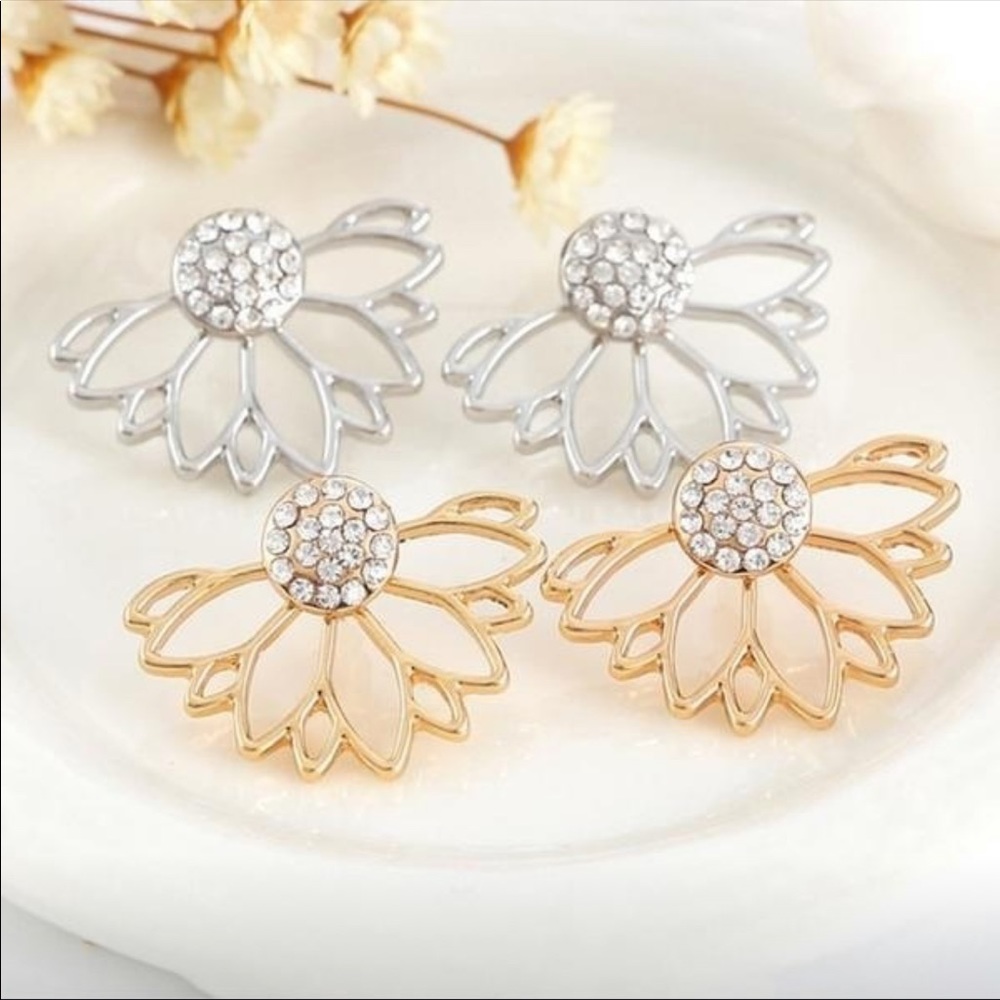 Hollow flower earrings sale! - Picture 2 of 4